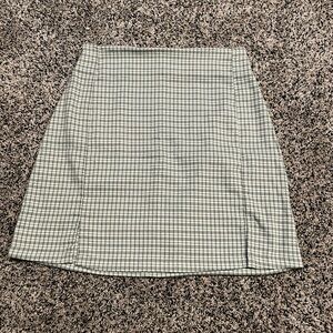 Brandy Melville plaid highwaisted skirt size small